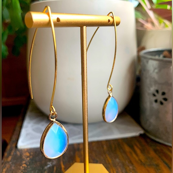 ✨✨NWT Genuine Opal Earrings✨ ✨Hand Crafted ✨Artisan!✨ - Picture 1 of 8